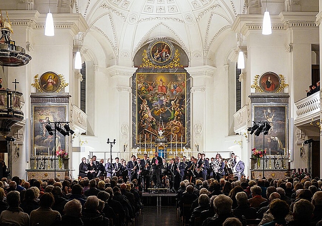 Die Stadtkirche bietet die perfekte Atmosphäre für das traditionelle Adventskonzert von Stadtmusik und Jugendmusik Olten. (Bild: ZVG)