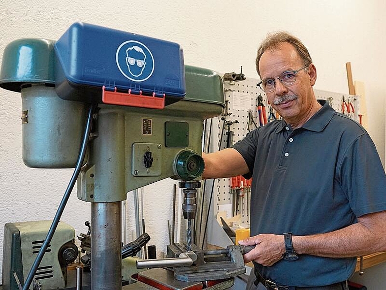 Urs Studer, Inhaber der Schliesstechnikfirma Kellenberger, bei der Arbeit in der Werkstatt an der Solothurnerstrasse. (Bild: Achim Günter)