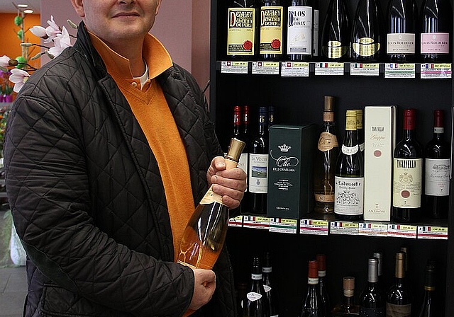 Jörg Frei weiss einen guten Tropfen Wein zu schätzen. (Bild: Sonja Furter)