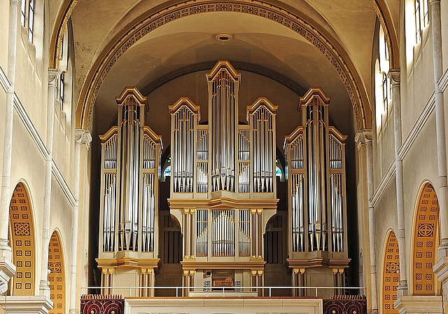 Am Bach-Konzert in der Martinskirche werden Orgelklänge zu hören sein. (Bild: ZVG)