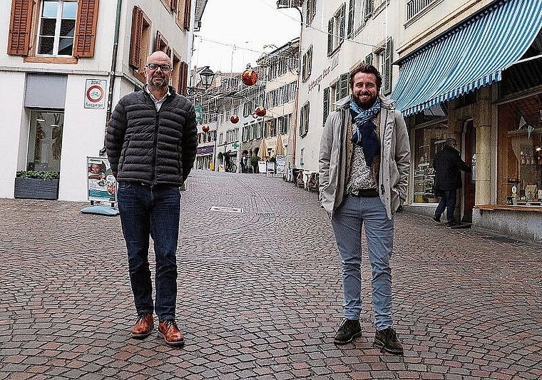 Der Vorstand rund um die Co-Präsidenten Andreas Jäggi (l.) und Darko Bosnjak versuchen der Stadt trotz Corona Adventsstimmung einzuhauchen. (Bild: mim)