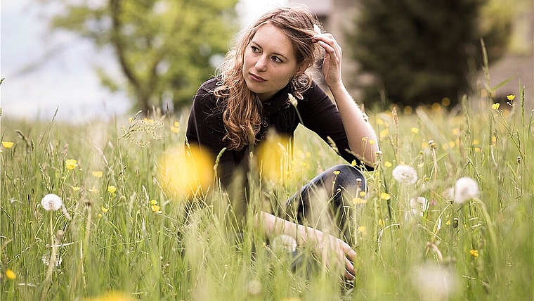 Die Natur Skandinaviens dient ihr als Inspirationsquelle: Pianistin und Sängerin Adina Friis. (Bild: Tobi Epp Foto) 