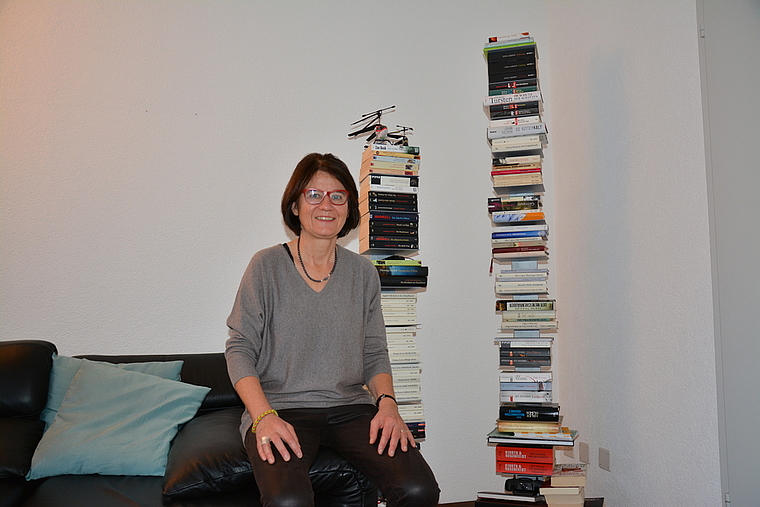 Trudy Küttel Zimmerli liest sehr gerne, insbesondere Biografien von spannenden Persönlichkeiten. (Bild: B. Beyeler)