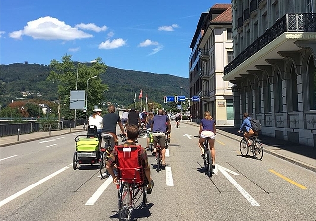 Am vergangenen Samstag fand erstmals, organisiert vom Verein Olten im Wandel, ein Veloschwarm durch Olten statt. (Bild: ZVG)
