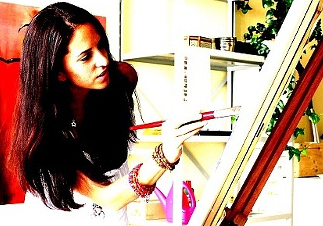 Jasmin Chouikha in ihren Element: Malen ist seit je ein wichtiger Bestandteil ihres Lebens. ZVG)