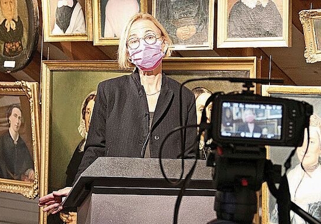 Da die Vernissage abgesagt werden musste, wurde die Rede von Regierungsrätin Susanne Schaffner aufgezeichnet. (Bild: mim)
