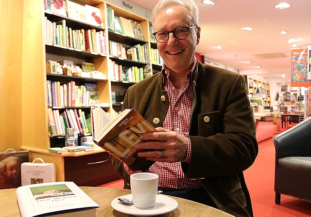 Am Donnerstag, 23. Januar findet das Café Littéraire zum dritten Mal in der Buchhandlung Schreiber statt. Alt-Stadtbibliothekar Christoph Rast freut sich über den neuen Schwung, den der Literaturzirkel aufgenommen hat. (Bild: mim)