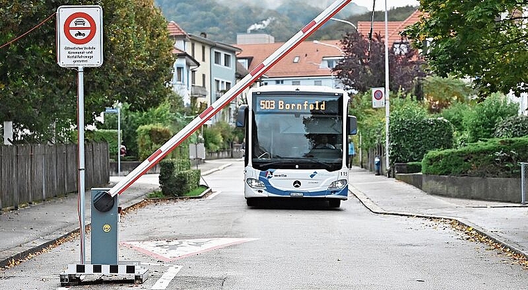 Die Schranke an der Riggenbachstrasse bei der FHNW lässt sich nur von Linienbussen sowie Notfall- und Gemeindefahrzeugen öffnen. (Bild: Archiv Bruno Kissling)