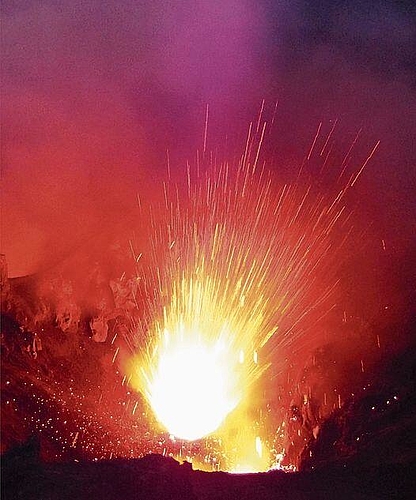 Der Vulkan Yasur auf Tanna ist seit Jahrhunderten aktiv. (Bild: Raphael Fischer)
