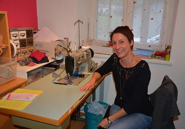 Hier entstehen die «Piepmatz»-Werke: Monika von Büren in ihrem kleinen Atelier bei ihr zu Hause. (Bild: vwe)
