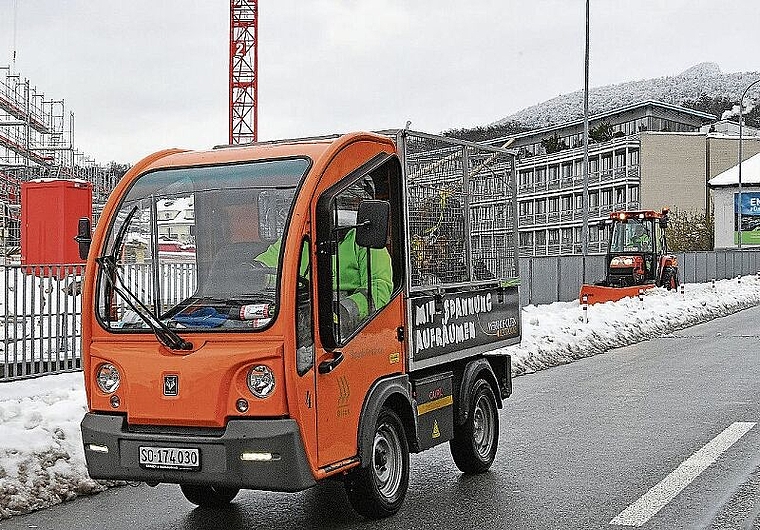 Zehn Elektrofahrzeuge sind für die Stadtverwaltung unterwegs. (Bild: Bruno Kissling)