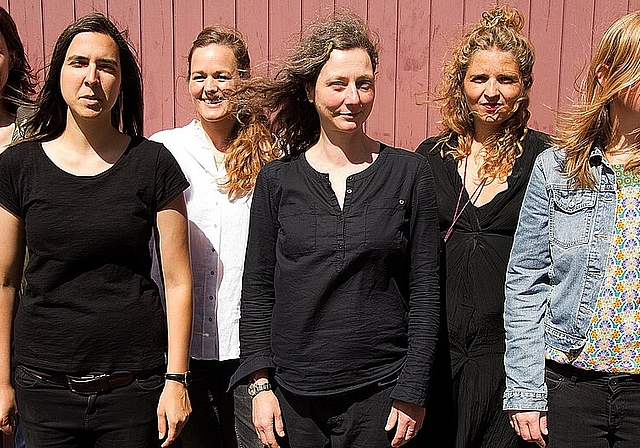 Das «International Female Musicians Collective» mit der Starrkircher Saxofonistin Fabienne Hoerni (r.) tritt nächste Woche auf der Vario-Bühne auf. (Bild: ZVG)