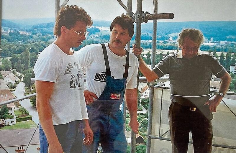 Bausprechung mit Bruder Heinz (Mitte) und Vater Werner Thut (rechts). (Bild: ZVG)
